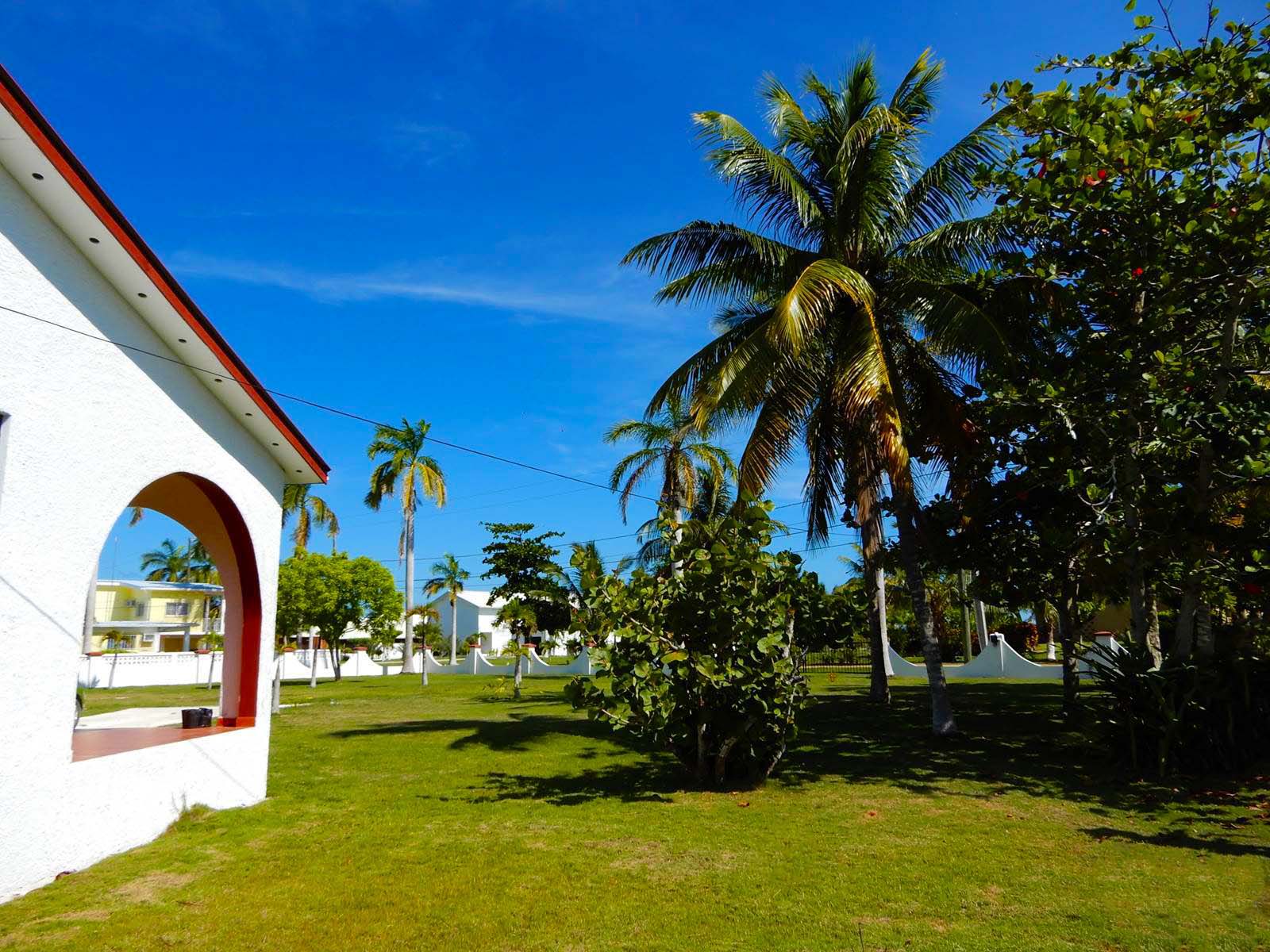 Tree Of Cortez Real Estate Consultancy, 2 Bedroom House on Double Lot